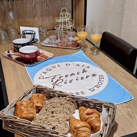 D'hotes D'aqui D'aia Bed & Breakfast